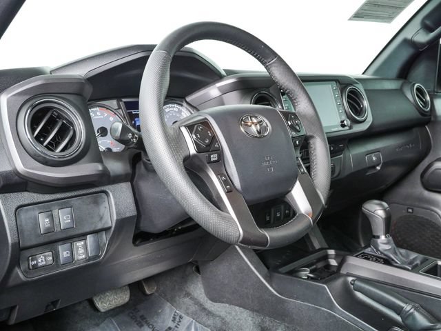 Used 2023 Toyota Tacoma TRD Off-Road w/ TRD Premium Off Road Package AWD/4WD image 4