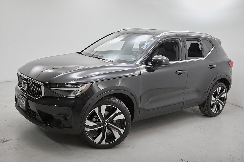 Certified 2024 Volvo XC40 B5 Plus w/ Protection Package Premier image 3
