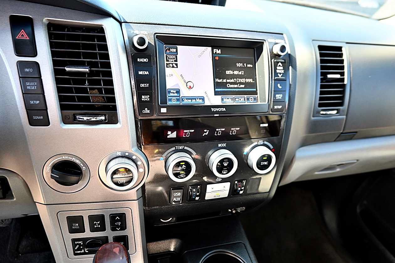 Used 2013 Toyota Sequoia Platinum AWD/4WD image 31