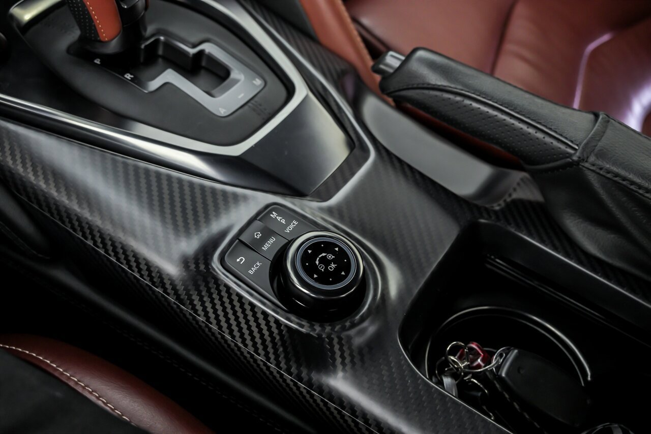 Used 2019 Nissan GT-R Premium w/ Premium Interior Package image 35