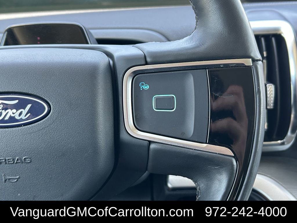 Used 2025 Ford Expedition Platinum image 17