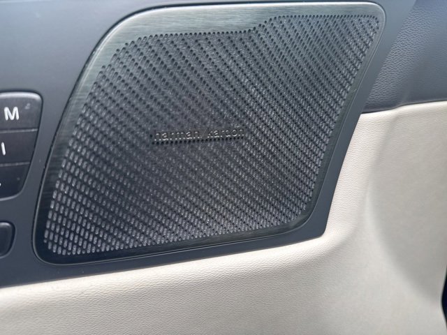 Used 2022 Volvo XC60 B5 Momentum w/ Climate Package image 19