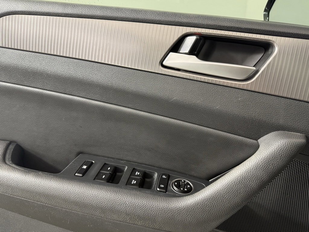 Used 2018 Hyundai Sonata Sport image 18