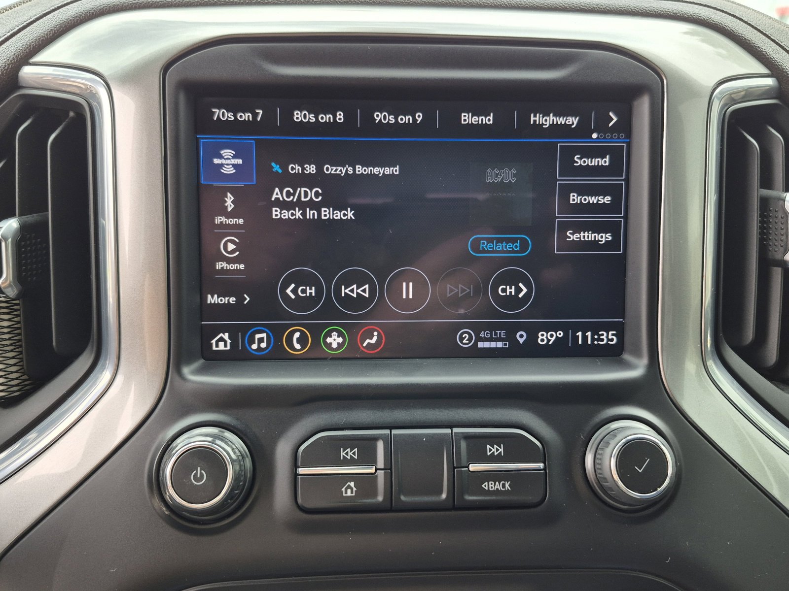 Used 2021 Chevrolet Silverado 1500 LT w/ Convenience Package II AWD/4WD image 28