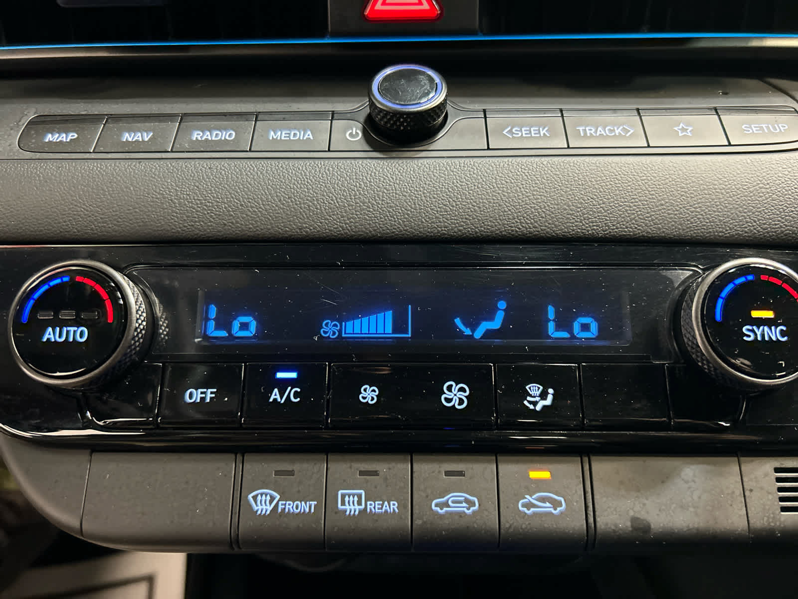 Used 2026 Hyundai Elantra SEL FWD image 17
