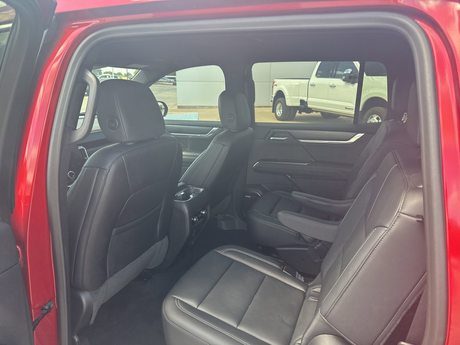 Used 2024 GMC Acadia Elevation image 10