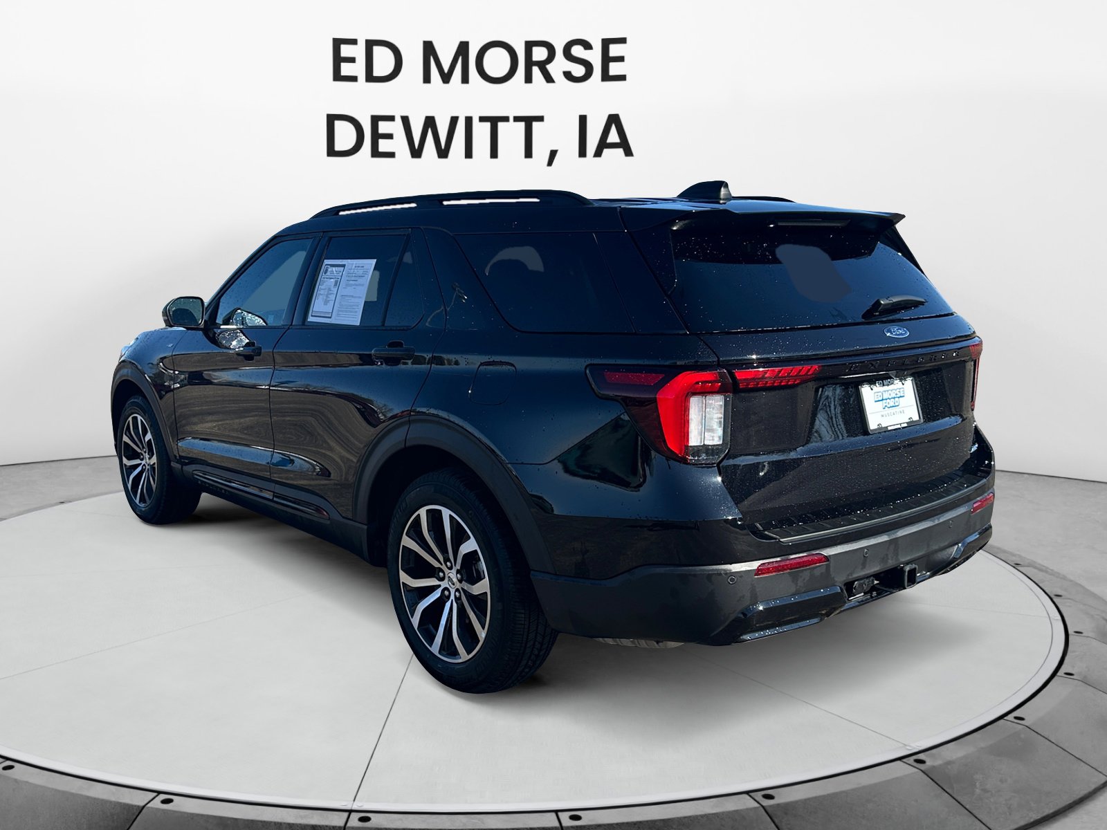 Used 2025 Ford Explorer ST-Line AWD/4WD image 3