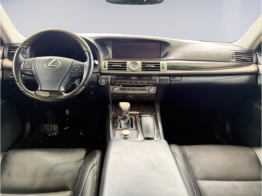 Used 2013 Lexus LS 460 w/ Ultra Luxury Pkg RWD image 25