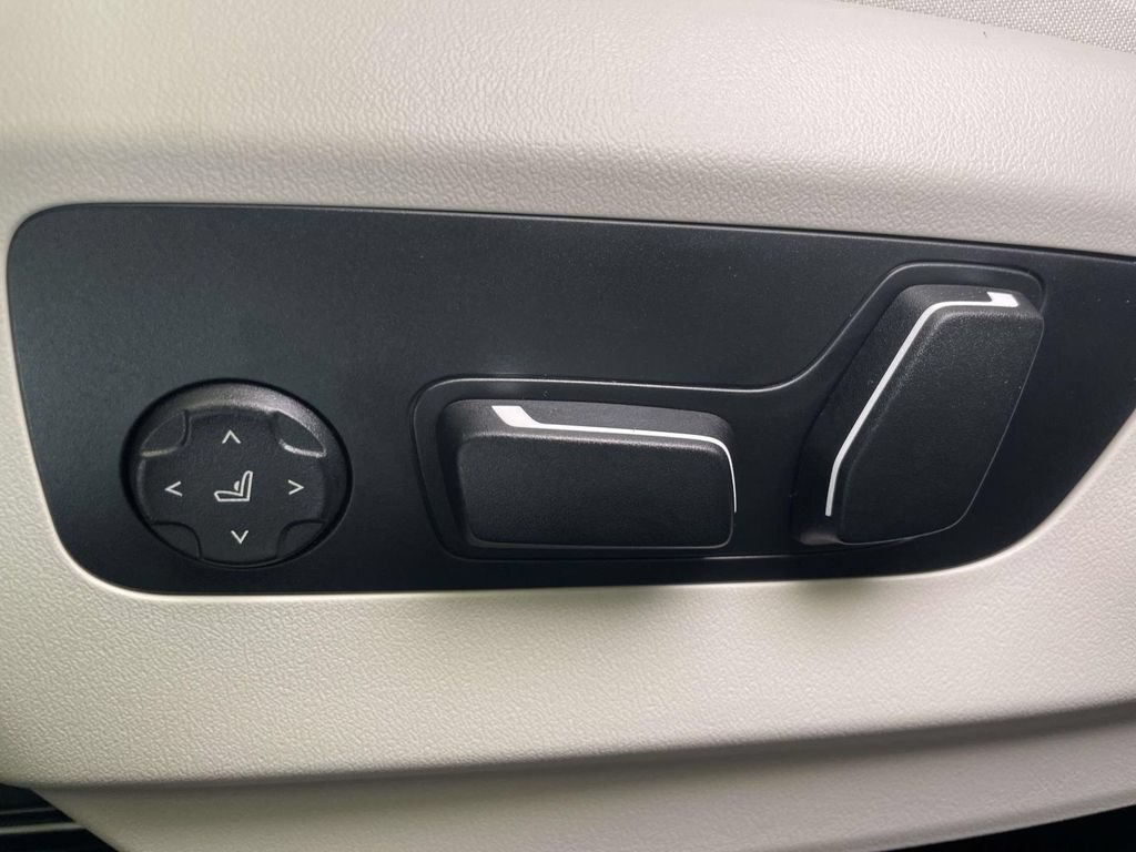 New 2027 BMW 530i xDrive AWD/4WD image 14