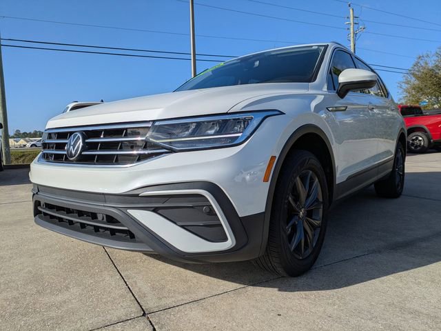 Used 2023 Volkswagen Tiguan SE image 8