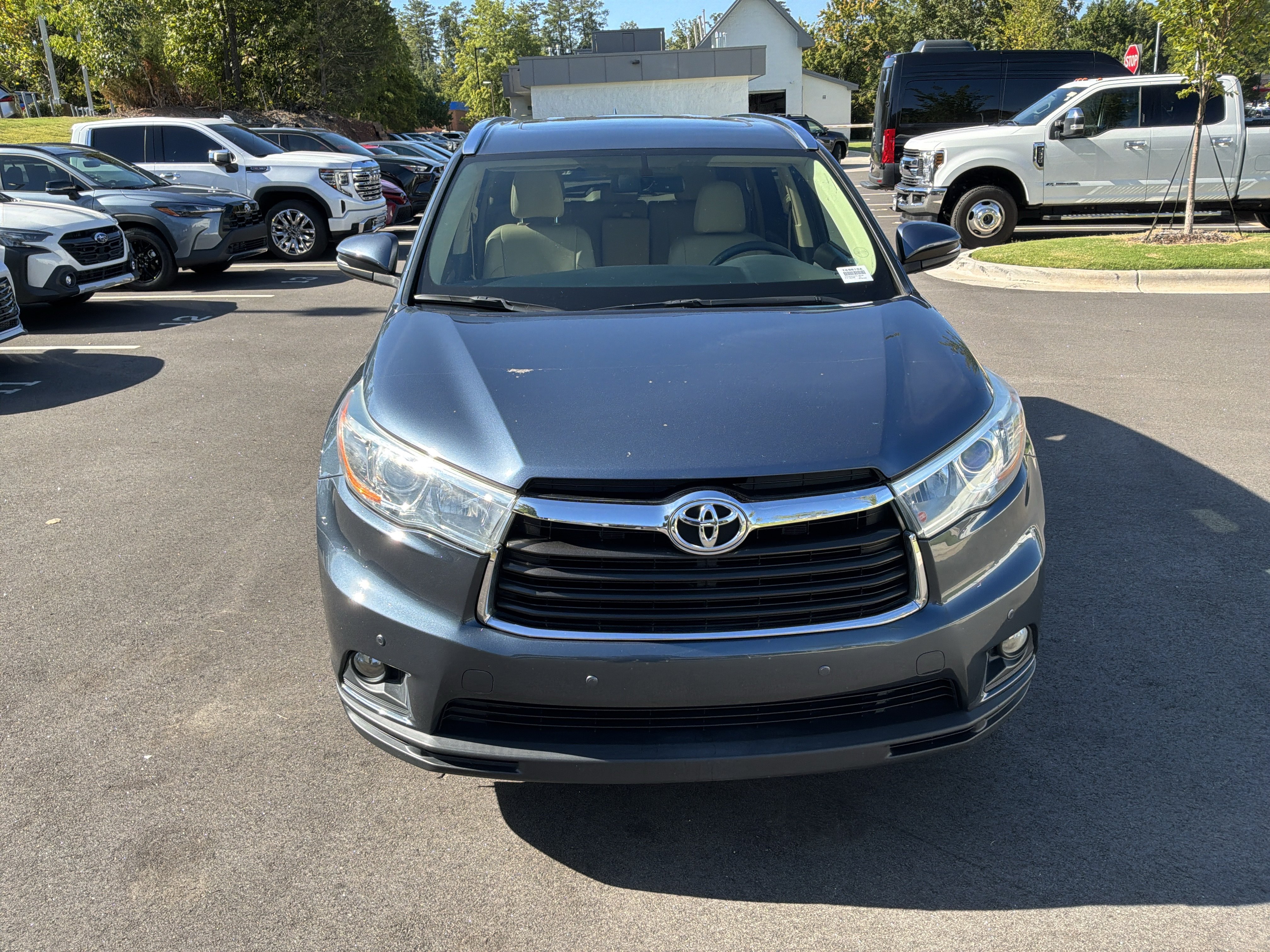 Used 2015 Toyota Highlander XLE AWD/4WD image 3