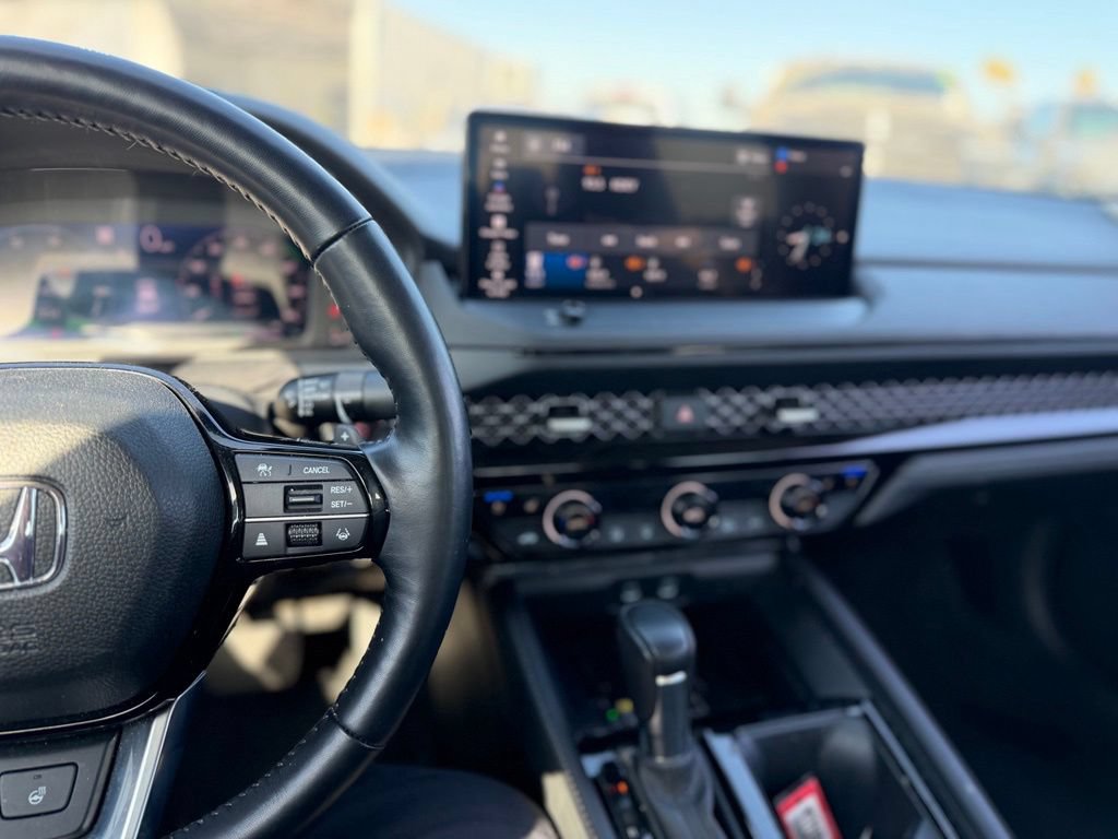 Used 2025 Honda Accord Touring image 8