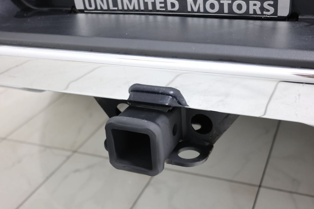 Used 2022 Chevrolet Silverado 1500 LTZ w/ LTZ Convenience Package II AWD/4WD image 16