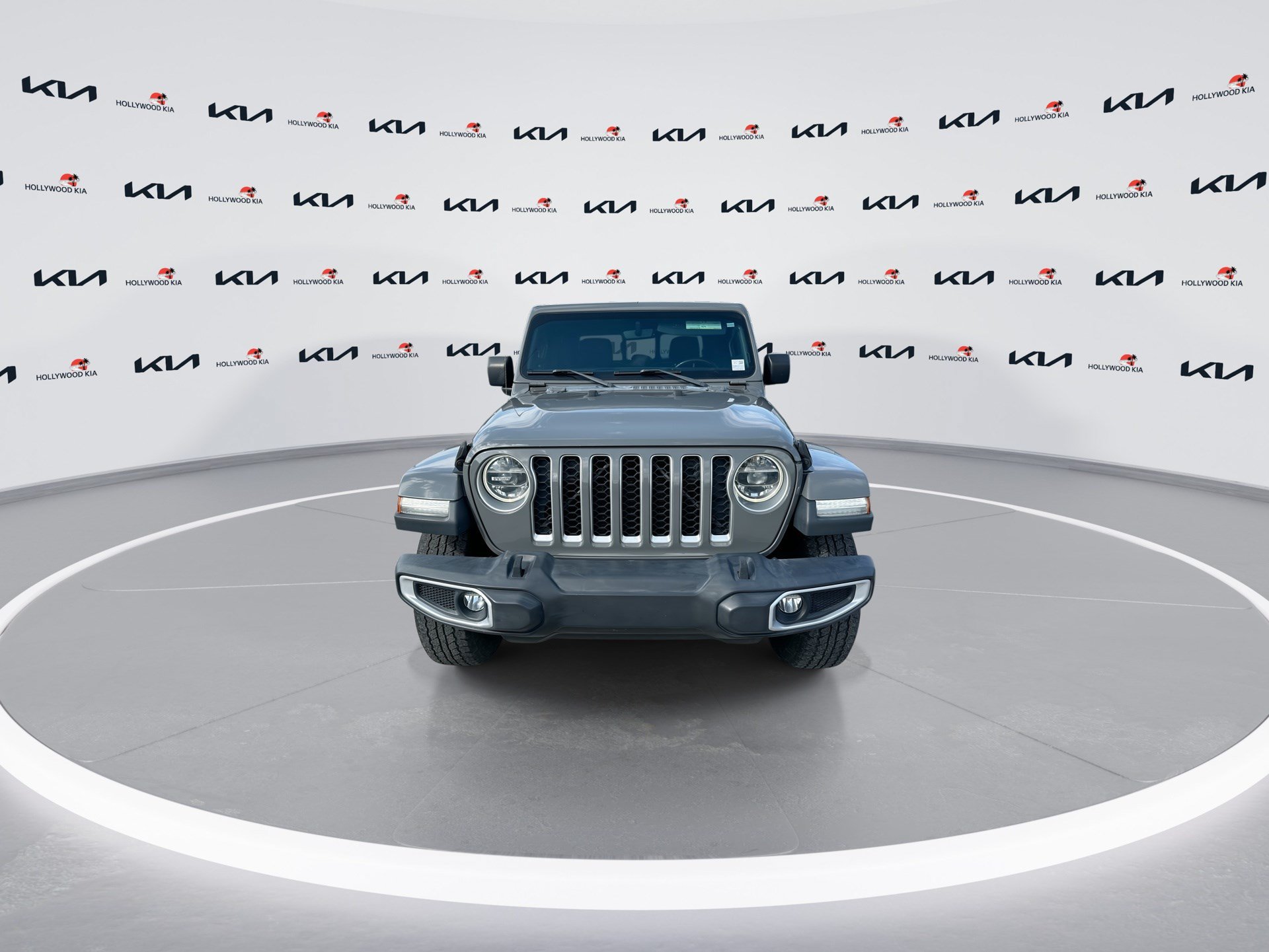 Used 2021 Jeep Gladiator Overland AWD/4WD image 3