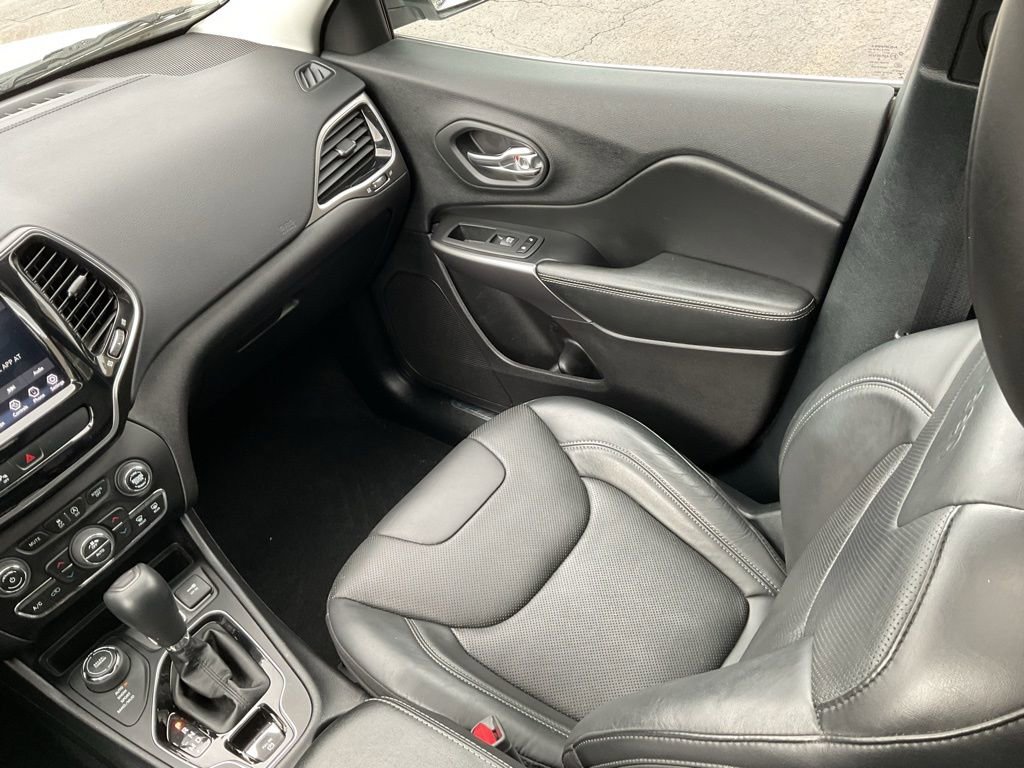 Used 2020 Jeep Cherokee Limited w/ Luxury Group AWD/4WD image 18