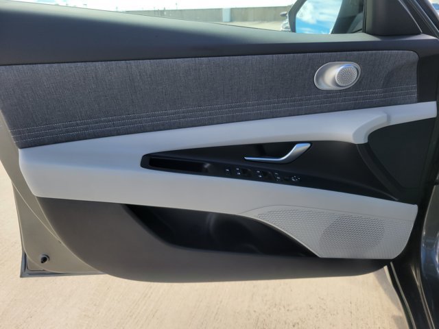 New 2026 Hyundai Elantra SEL Sport FWD image 12