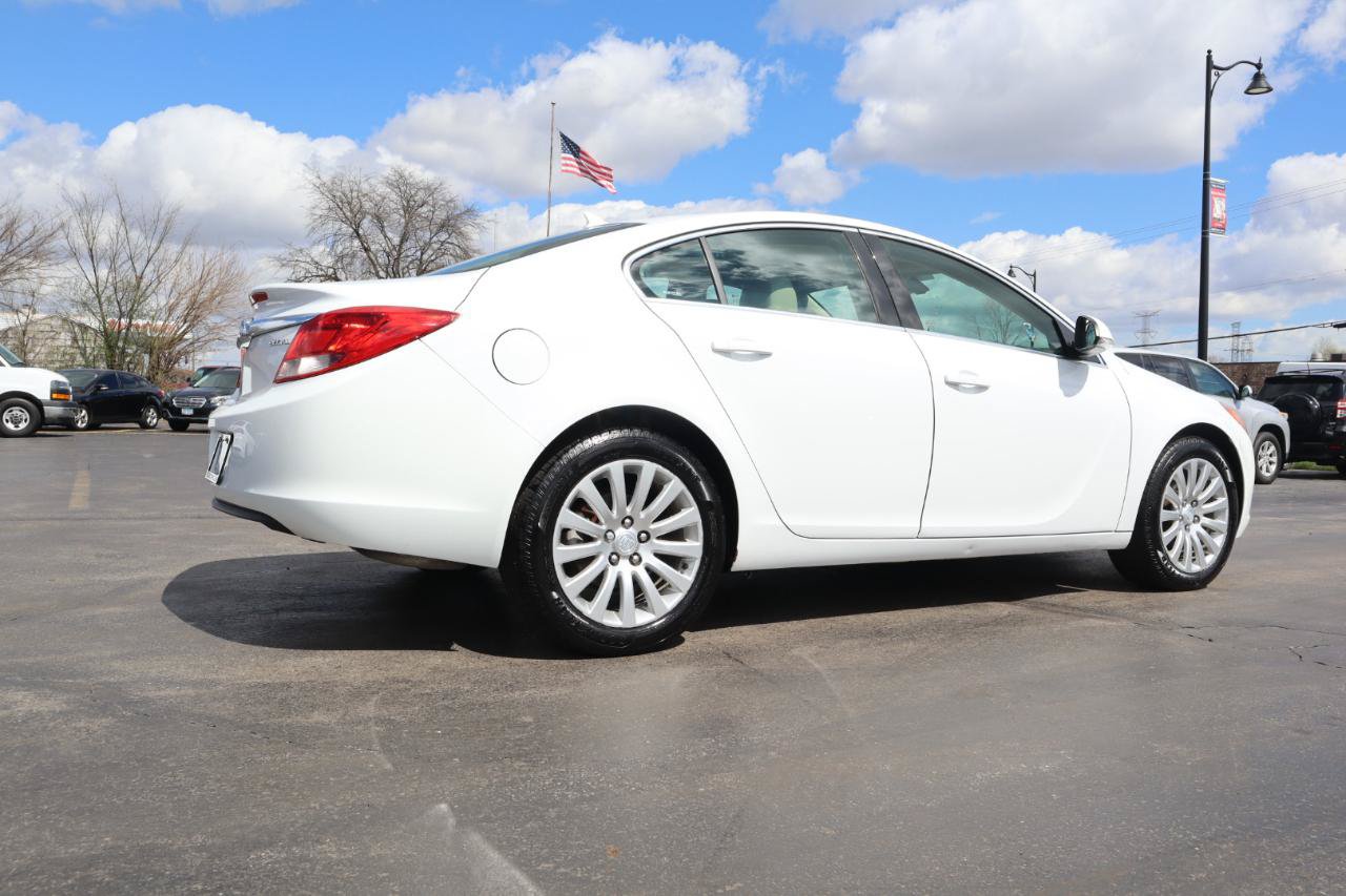 Used 2012 Buick Regal Leather FWD image 5