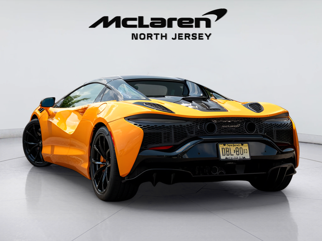 Used 2025 McLaren Artura Spider RWD image 21