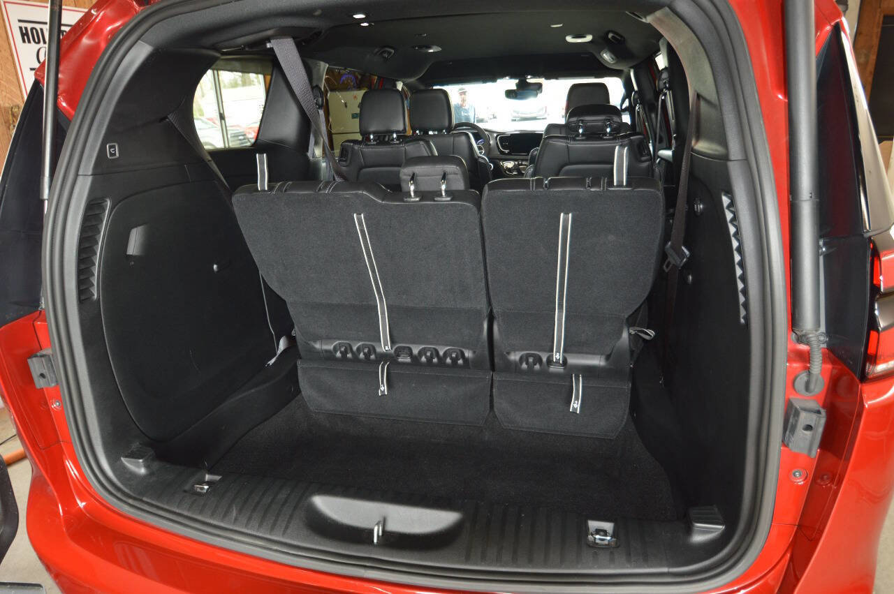 Used 2025 Chrysler Pacifica Select AWD/4WD image 17