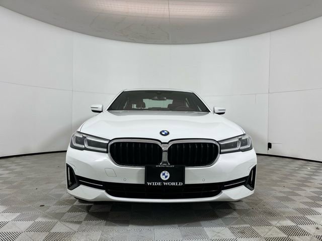 Used 2022 BMW 530i xDrive w/ Premium Package image 2