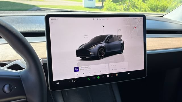Used 2024 Tesla Model Y Performance AWD/4WD image 15