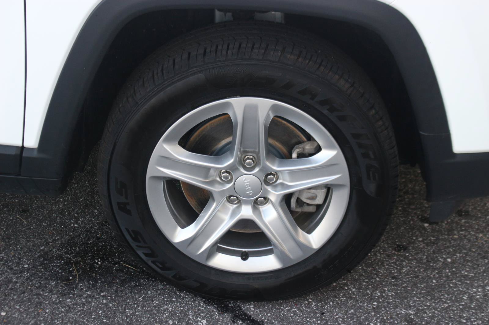 Used 2024 Jeep Compass Latitude AWD/4WD image 33