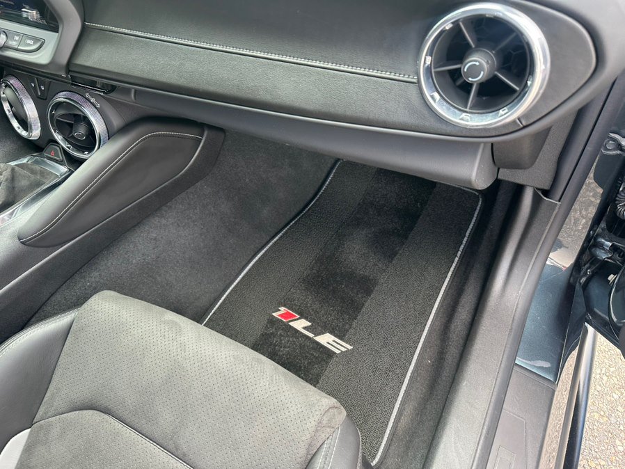 Used 2020 Chevrolet Camaro SS RWD image 23