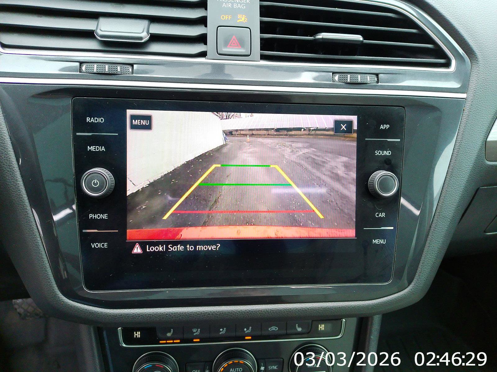Used 2019 Volkswagen Tiguan SE AWD/4WD image 17
