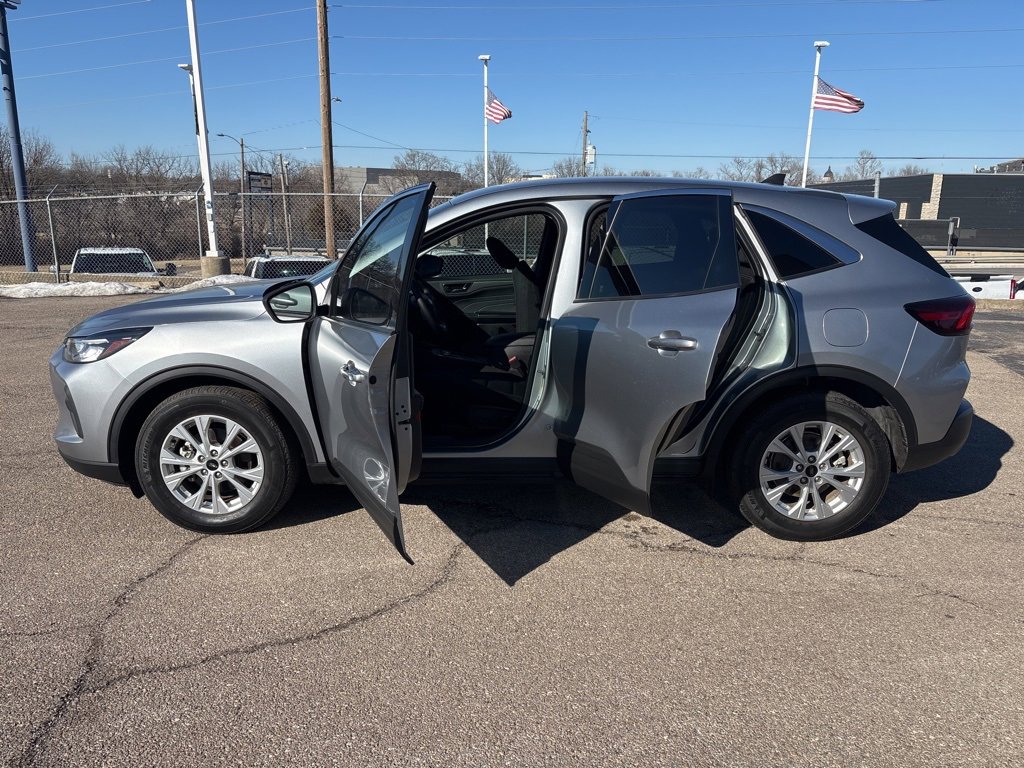 Used 2023 Ford Escape Active image 4