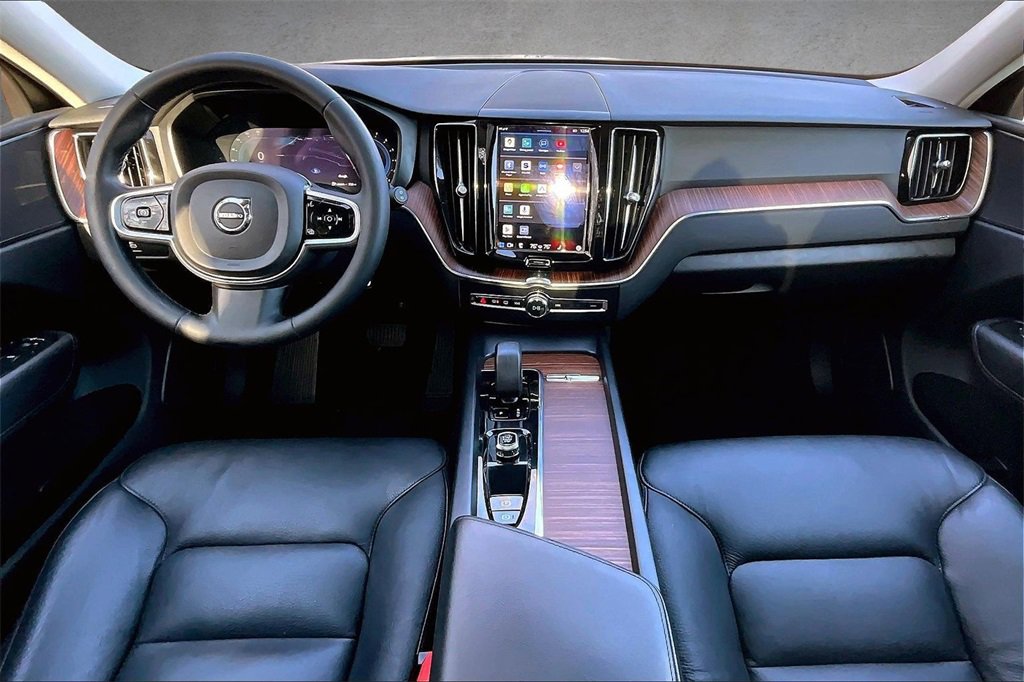 Certified 2023 Volvo XC60 B5 Plus w/ Climate Package image 7