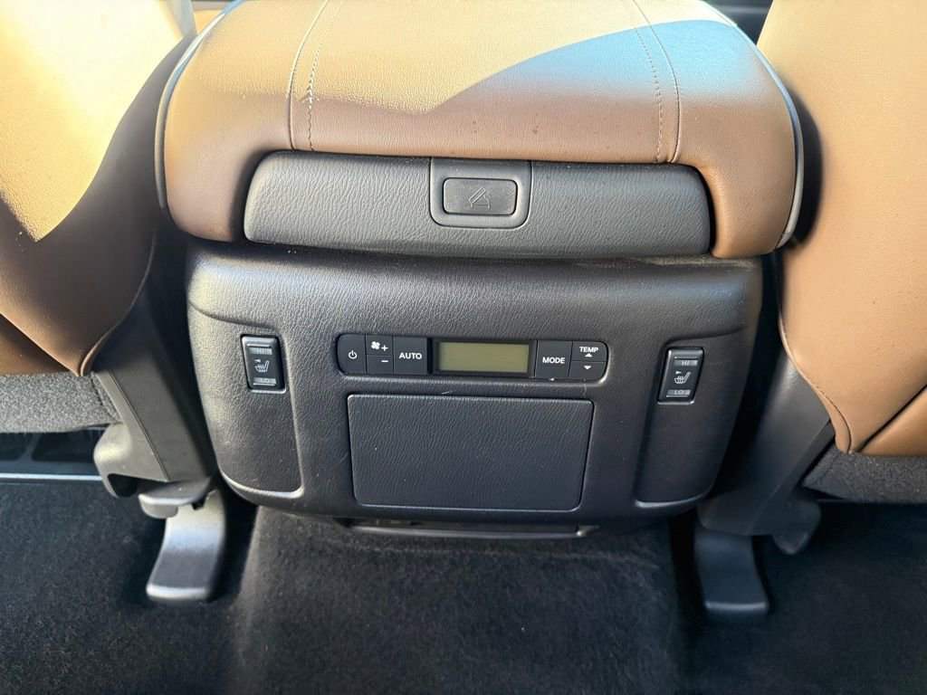 Used 2024 Nissan Armada Platinum w/ Captain's Chairs Package image 18
