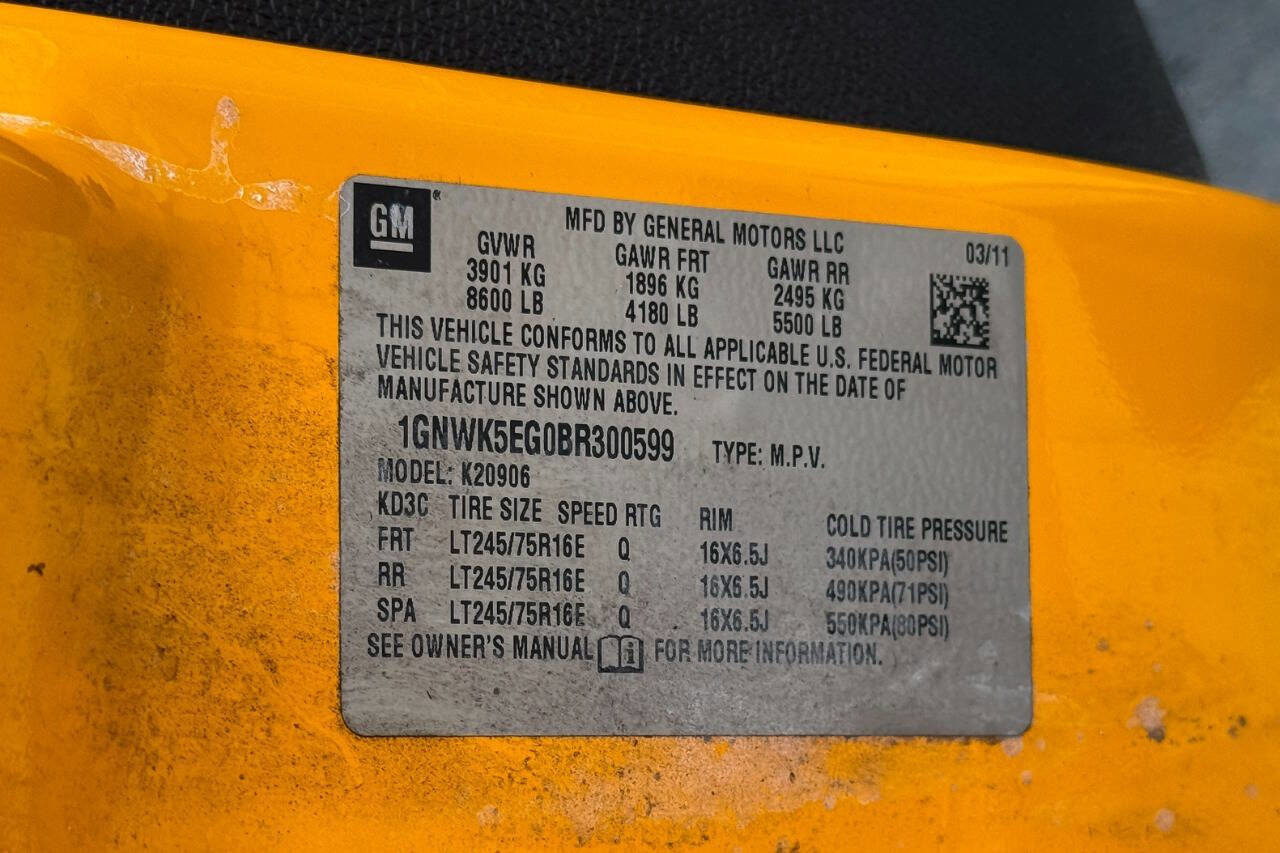 Used 2011 Chevrolet Suburban 2500 image 25