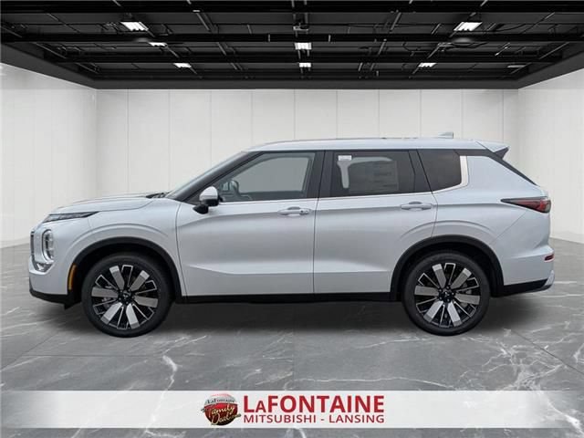 New 2026 Mitsubishi Outlander SE AWD/4WD image 2