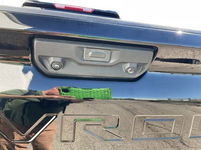 Used 2025 Chevrolet Silverado 2500 Custom w/ Custom Value Package image 8