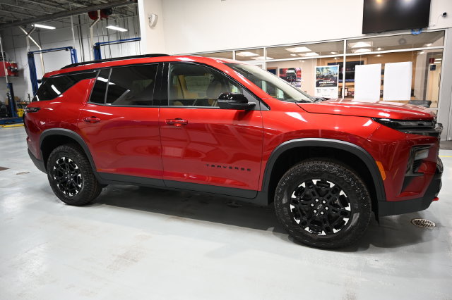 New 2027 Chevrolet Traverse Z71 w/ Driver Confidence Package AWD/4WD image 4
