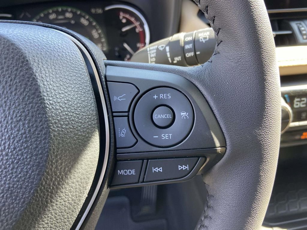 Used 2025 Toyota RAV4 XLE Premium FWD image 33