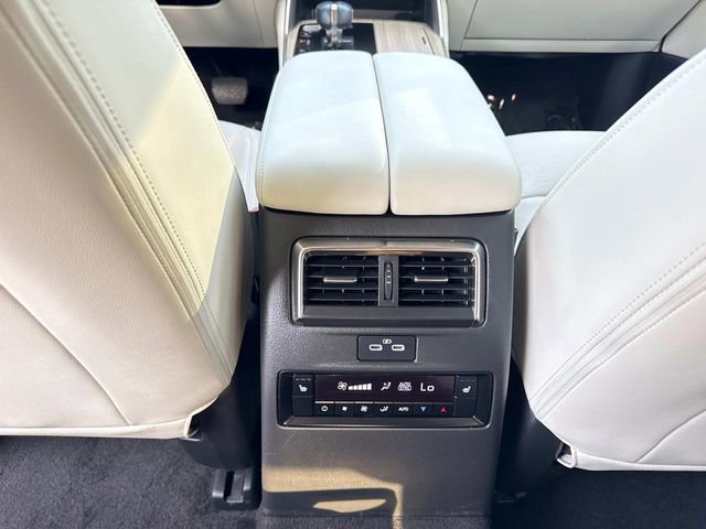 Used 2024 MAZDA CX-90 Plug-In Hybrid w/ Premium Plus AWD/4WD image 16