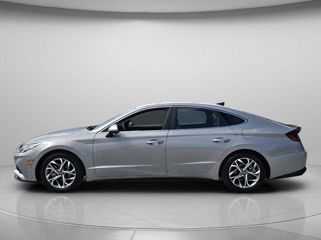 Used 2023 Hyundai Sonata SEL w/ Preferred Accessory Package FWD image 3