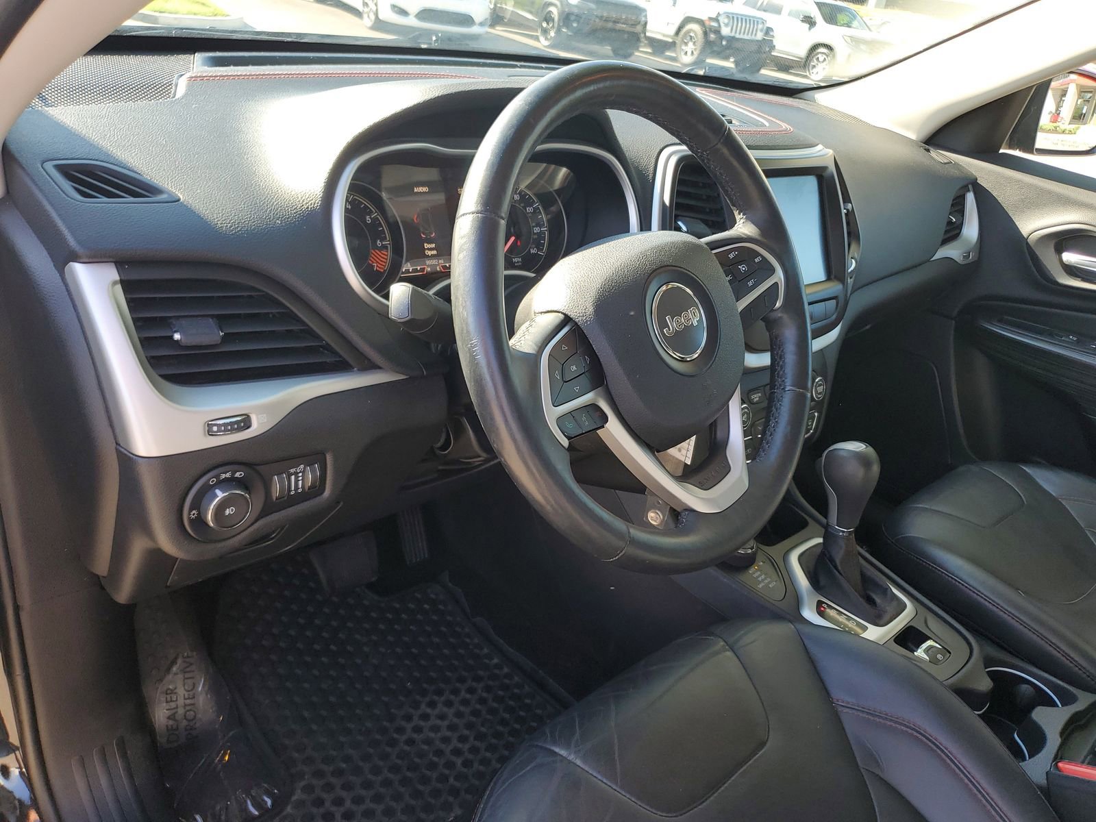 Used 2014 Jeep Cherokee Trailhawk w/ Leather Interior Group AWD/4WD image 18
