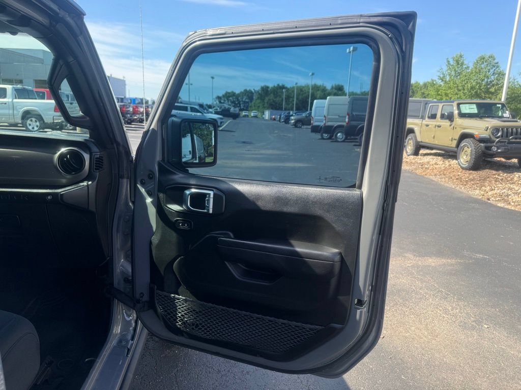 Used 2023 Jeep Wrangler Unlimited w/ Cold Weather Group AWD/4WD image 54