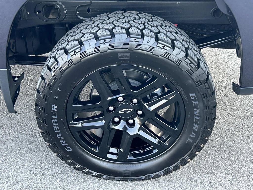 Used 2024 Chevrolet Silverado 1500 Custom Trail Boss w/ Turbomax Blackout Package image 15