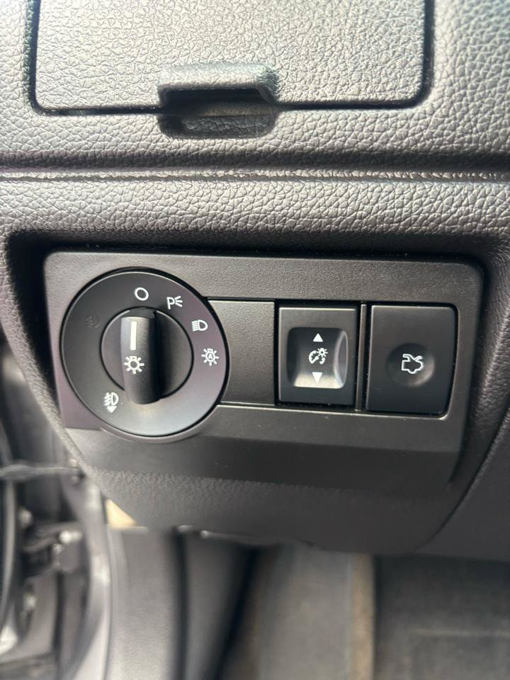 Used 2010 Mercury Milan Premier FWD image 12