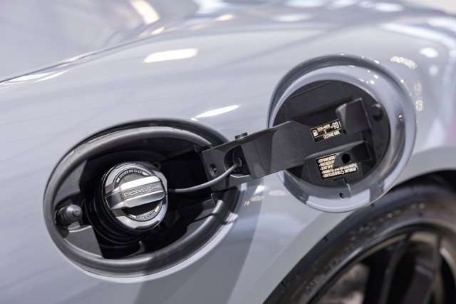 Used 2023 Porsche 718 Cayman GT4 w/ Chrono Package image 21