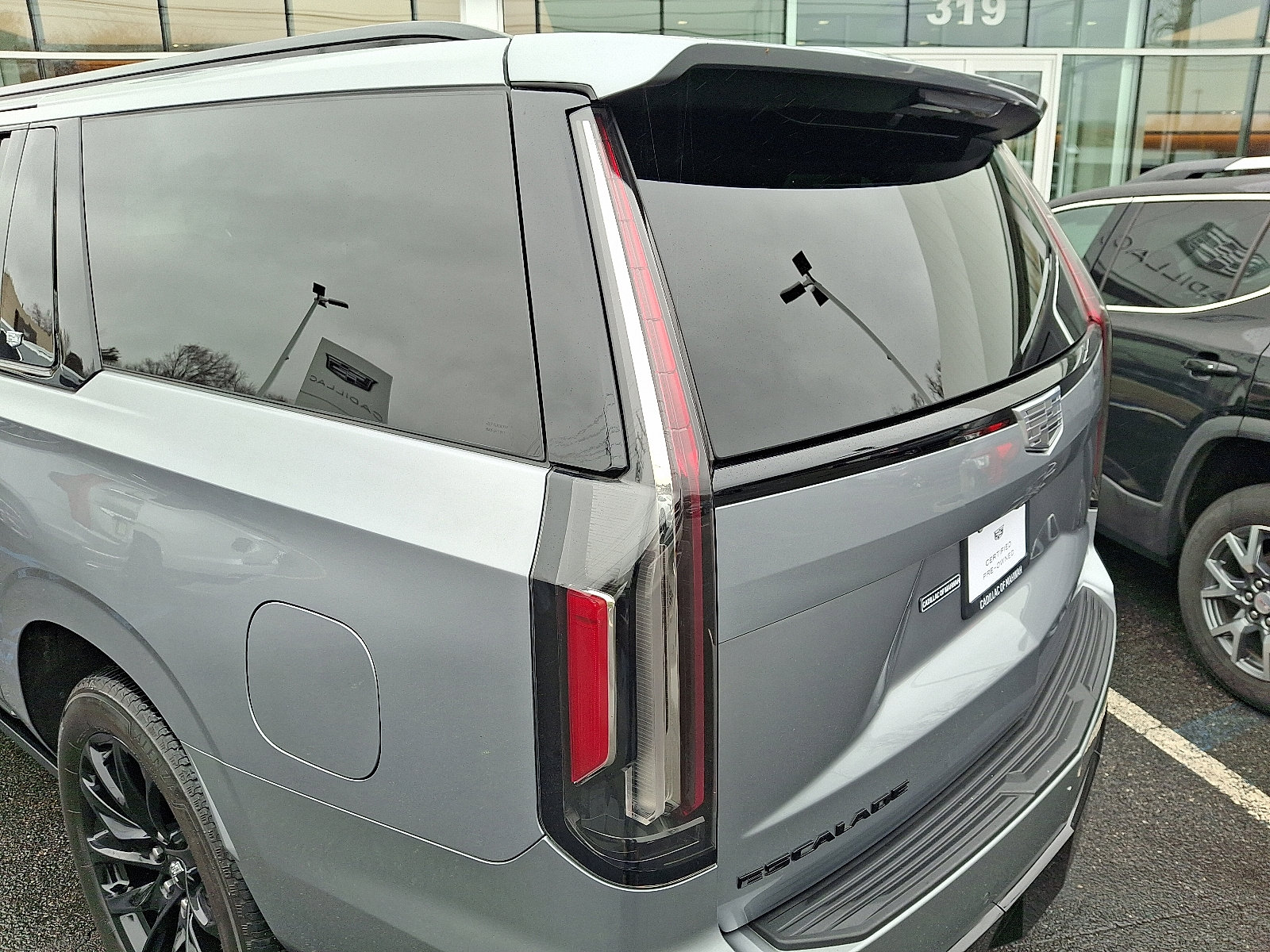 Used 2023 Cadillac Escalade ESV Sport Platinum w/ LPO, ONYX Package image 13