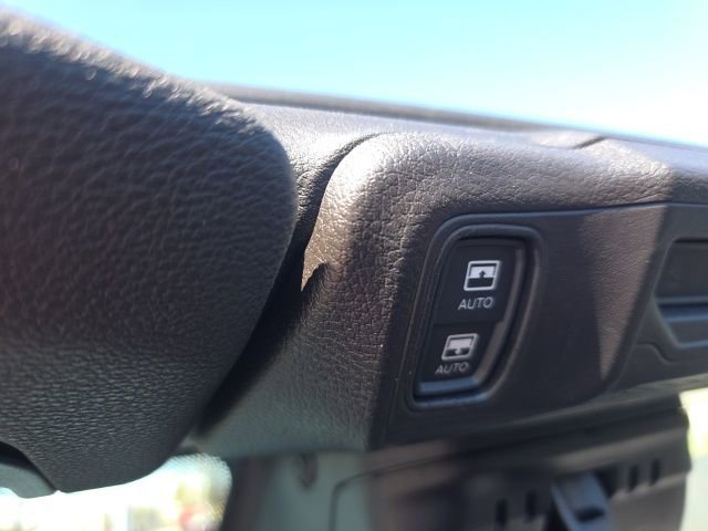 Used 2025 Jeep Wrangler Unlimited Sahara w/ Safety Group AWD/4WD image 31