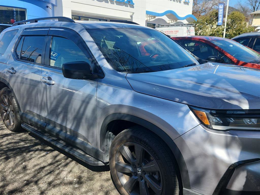 Used 2023 Honda Pilot Sport image 4