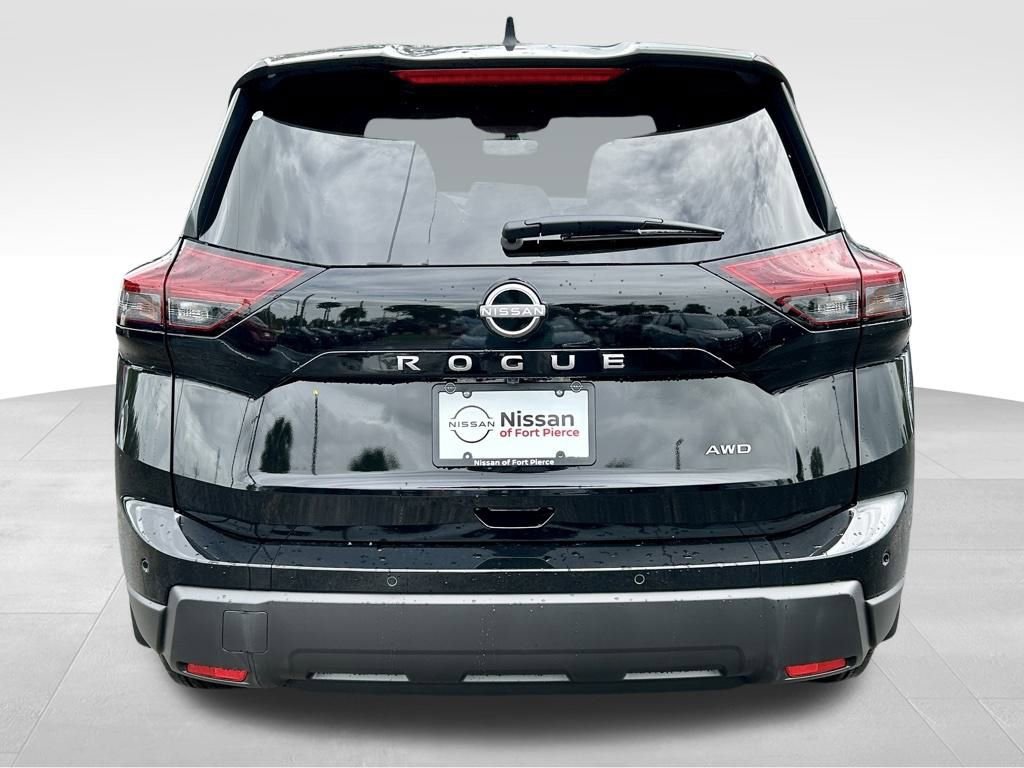 Used 2025 Nissan Rogue S AWD/4WD image 5