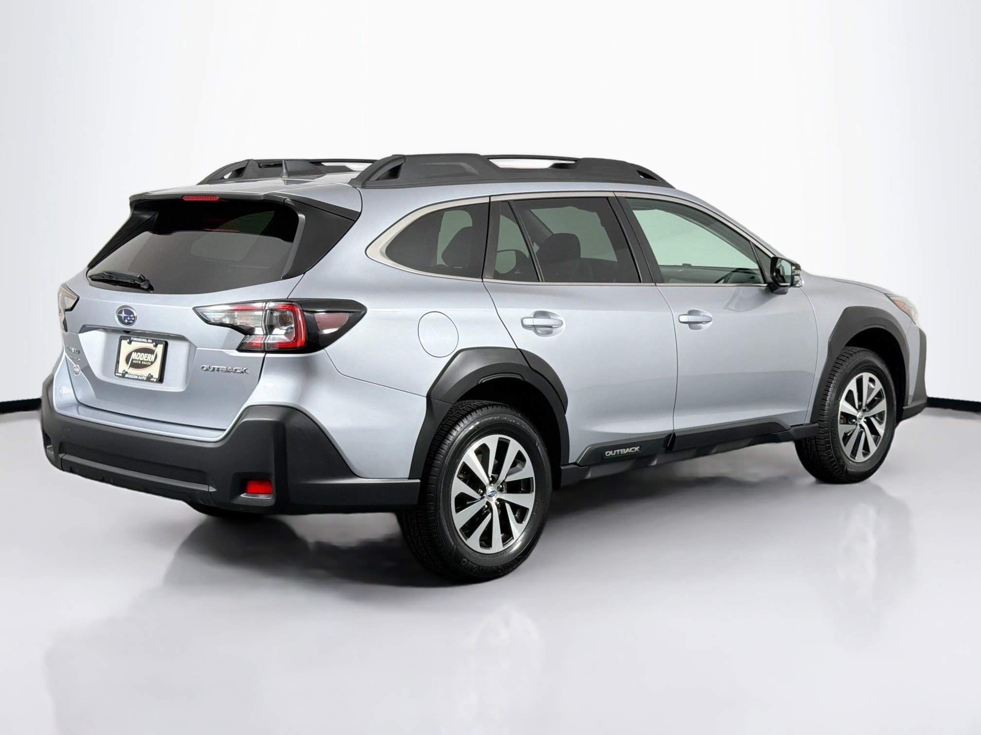 Used 2023 Subaru Outback Premium AWD/4WD image 15