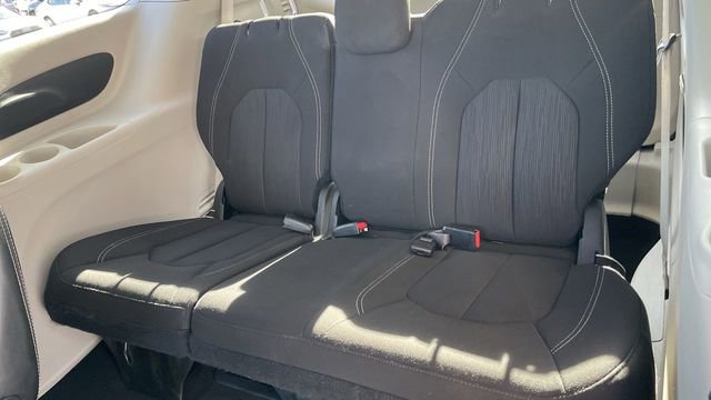 Used 2023 Chrysler Voyager LX image 22