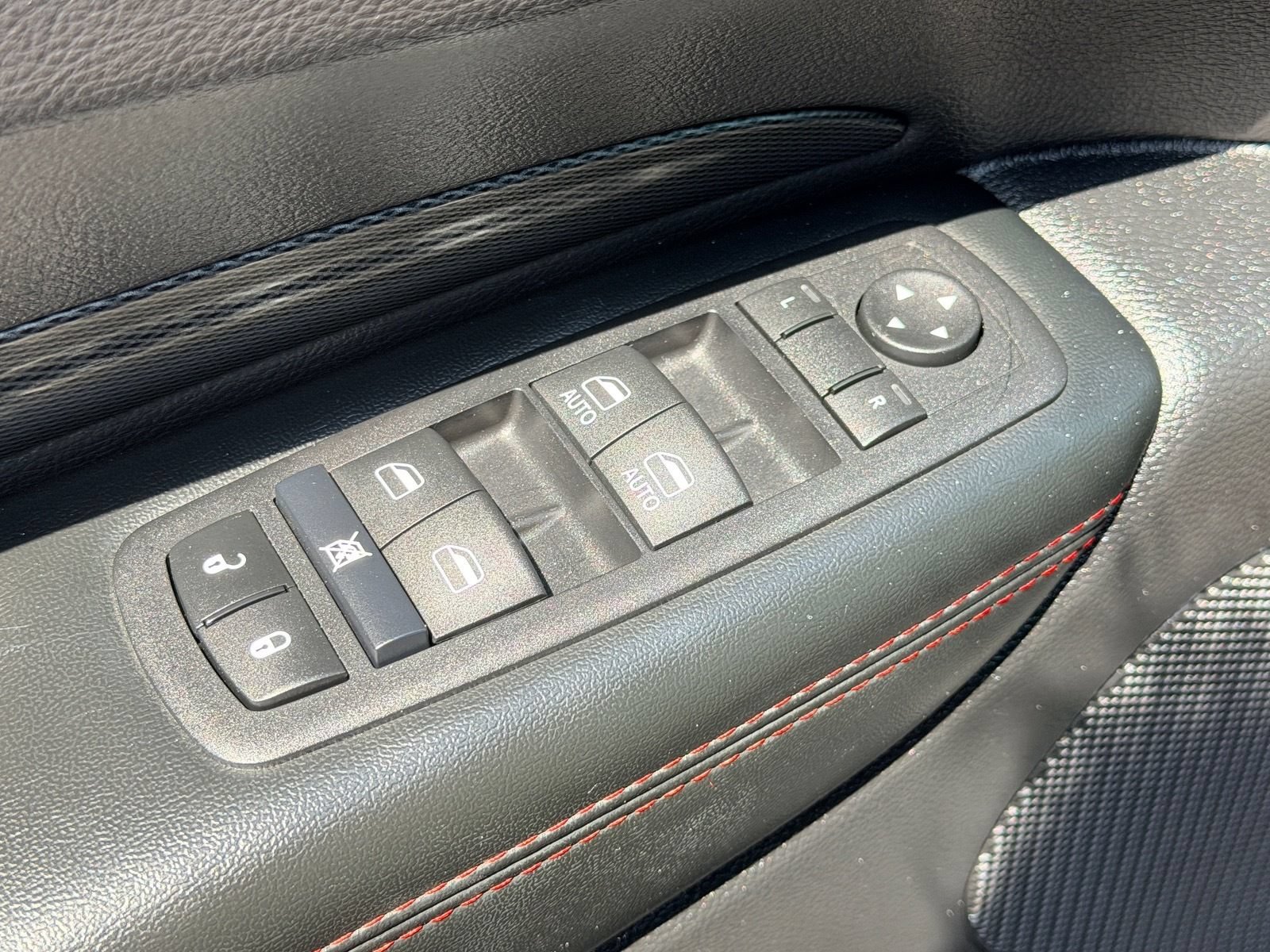Used 2025 Dodge Durango GT w/ Blacktop Package AWD/4WD image 19